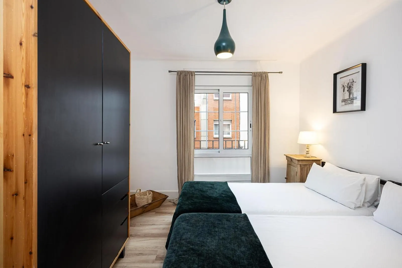 Vintage 3 Bdr Apartment Esplugues de Llobregat