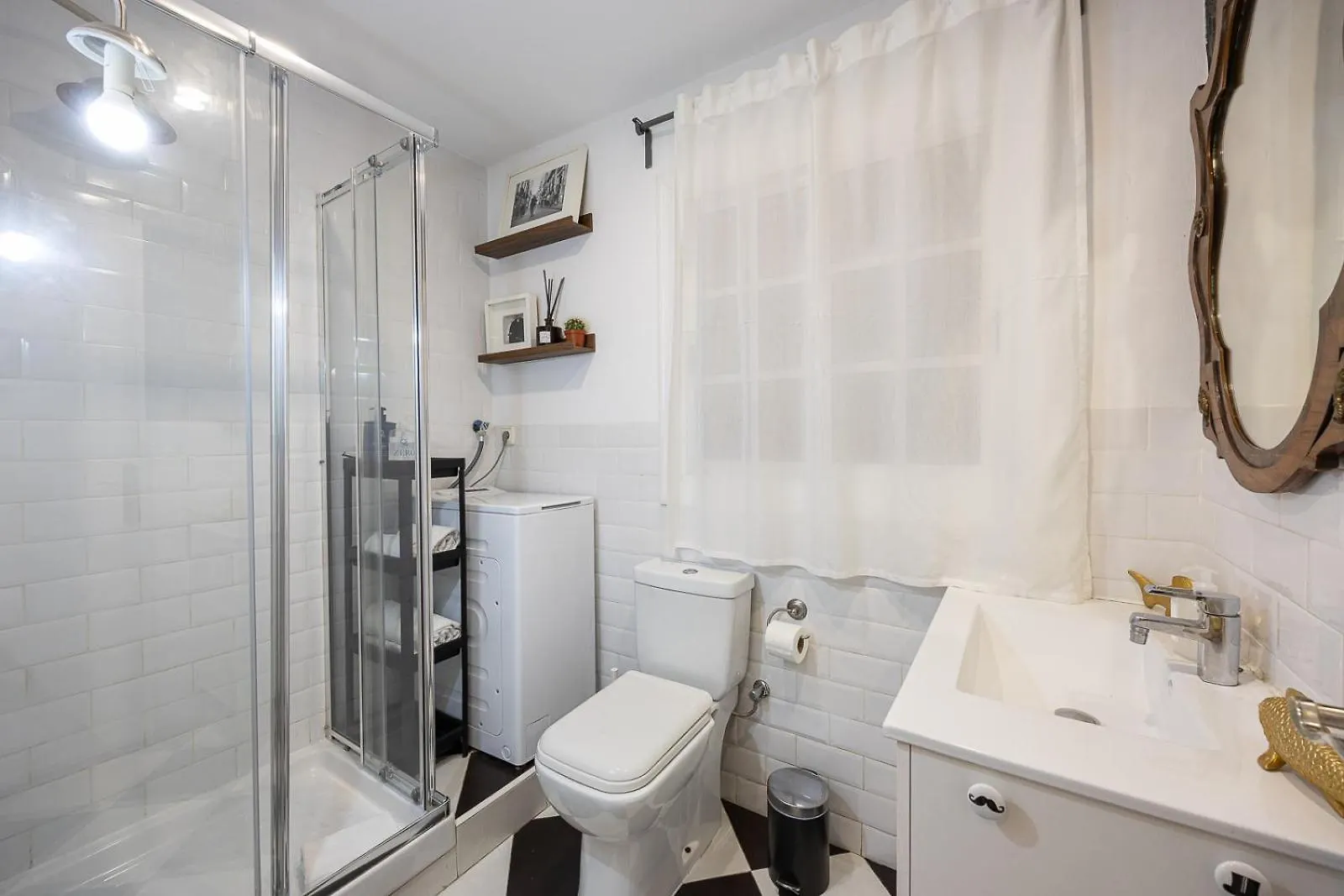 Vintage 3 Bdr Apartment Esplugues de Llobregat